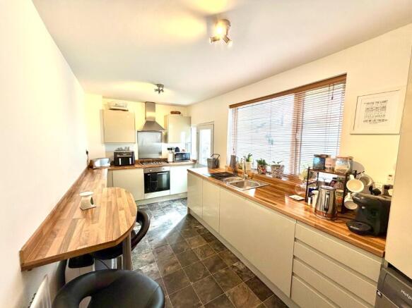 3 bed Terraced for sale Image 8