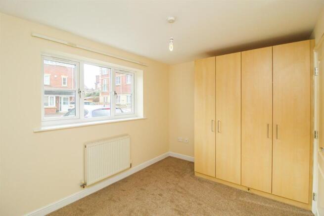 2 bed Flat for sale Image 5
