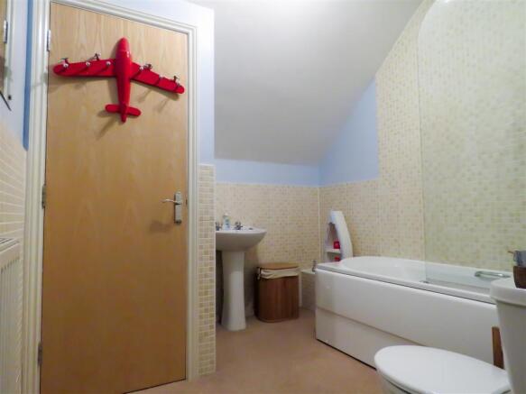 Bathroom.JPG