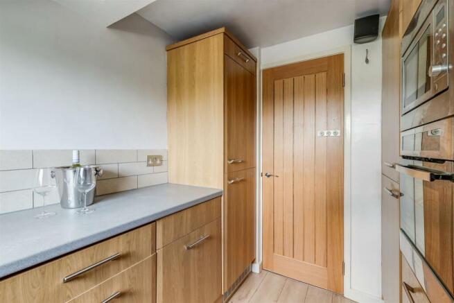 Kitchen 2.jpg