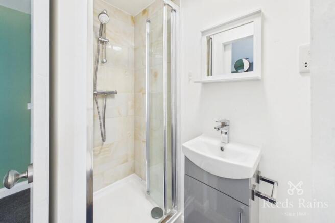 1 bed Apartment to rent Image 6