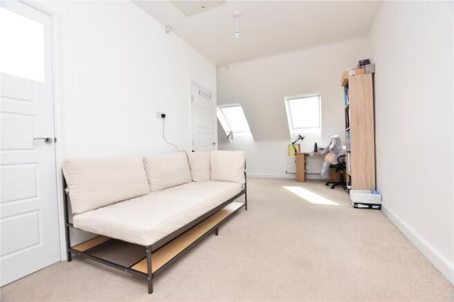 3 bed Town House for sale Image 12