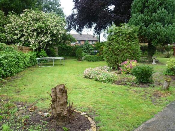 FRONT GARDEN