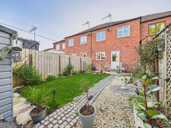 3 bed Terraced for sale Image 10