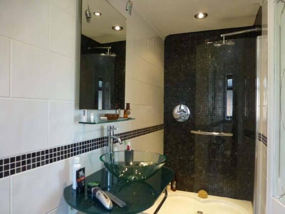 Bedroom Two En suite