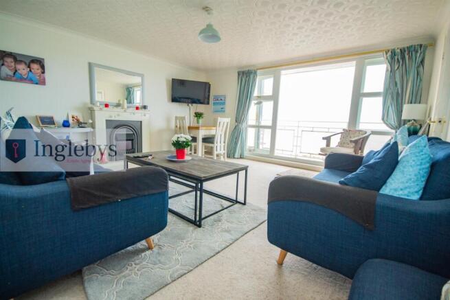 2 bed Apartment for sale Image 4
