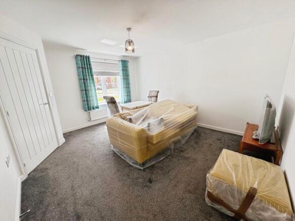 3 bed Semi-Detached for sale Image 5