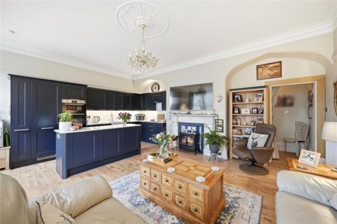 2 bed Apartment for sale Image 8