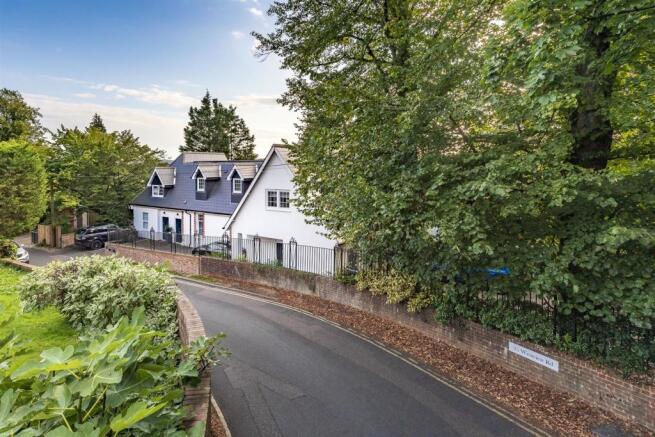 3, 25 Westview Road Low Res - 0042 -_JHG8070 -.jpg