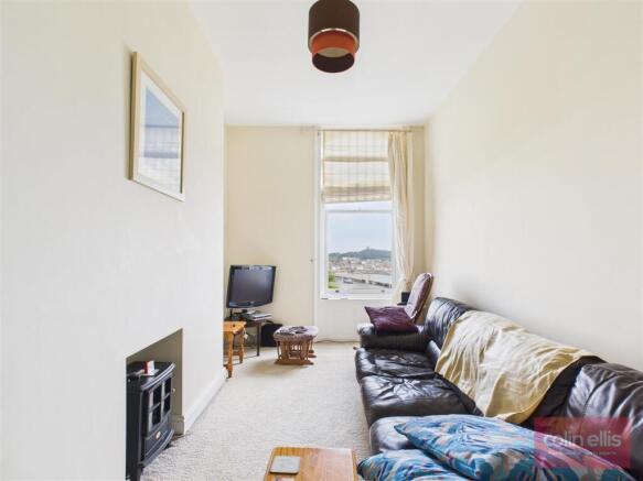 2 bed Flat for sale Image 4
