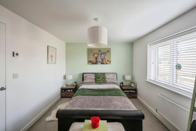 2 bed Semi-Detached for sale Image 12