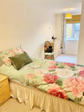 1 bed Apartment for sale Image 8