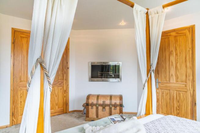 Principal bedroom at No.7