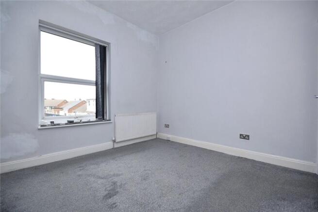 2 bed Terraced to rent Image 6