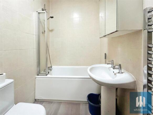2 bed Terraced to rent Image 6