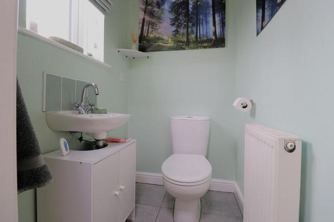 4 bed Semi-Detached for sale Image 5
