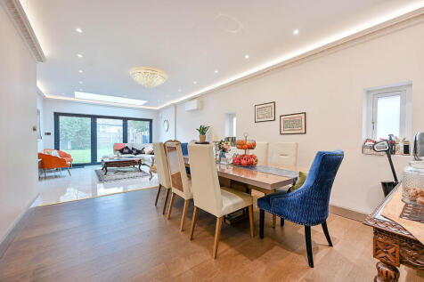 Salisbury Road, Worcester Park, KT4