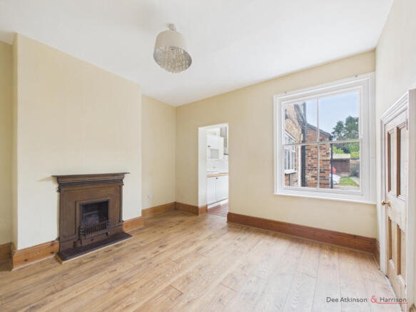 3 bed Terraced to rent Image 4