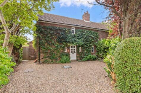 Moor Park, Wendover, HP22