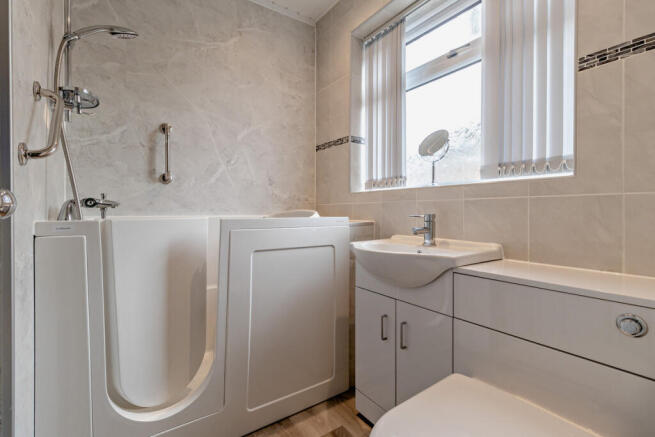 2 bed Bungalow for sale Image 8