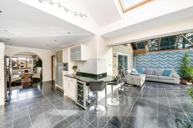 4 bed Detached for sale Image 10