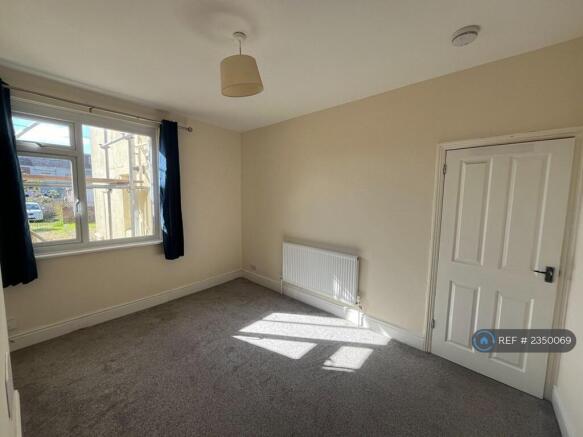 Dining Room/ Bedroom 4
