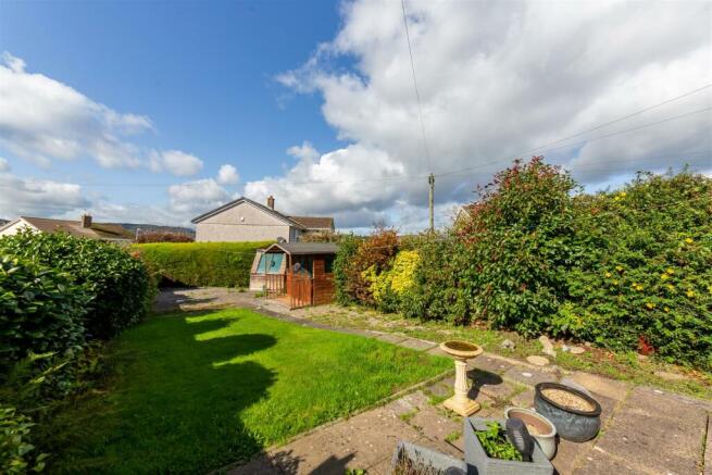 8 Trostrey Close-25.jpg