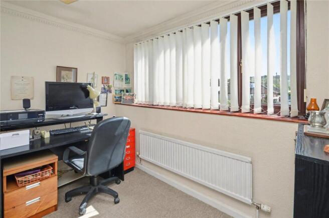 4 bed Bungalow for sale Image 9
