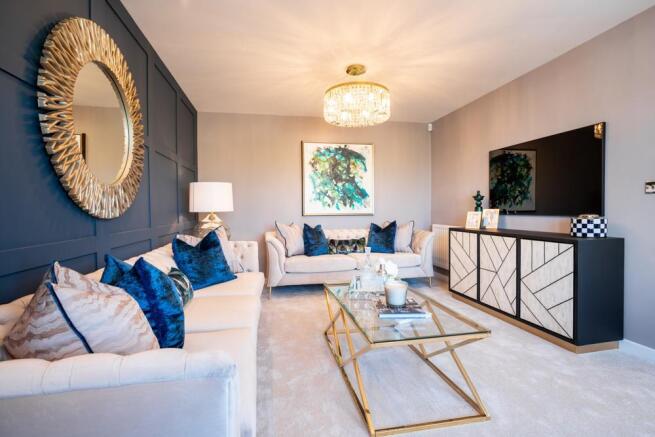 5 bed Detached for sale Image 3
