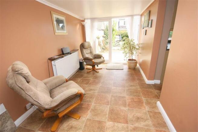 BREAKFASTING ROOM / SITTING ROOM