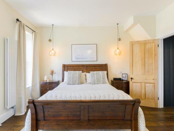 Bedroom E.jpg
