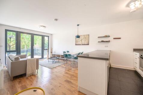 Friern Barnet Road, Friern Barnet, London, N11
