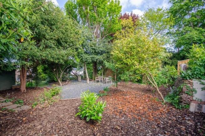 Rear garden pic 3.jpg
