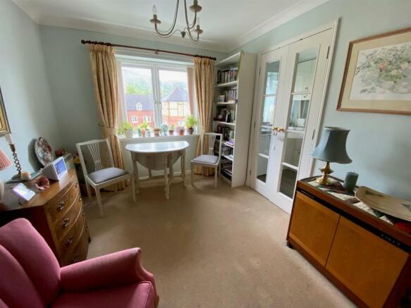 Dining Area.jpg