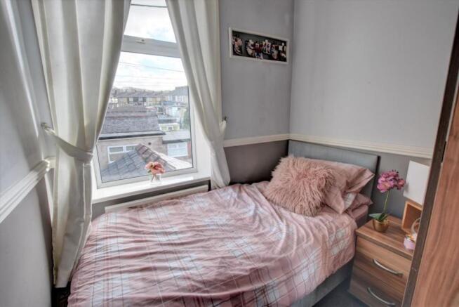 Bed 3.jpg