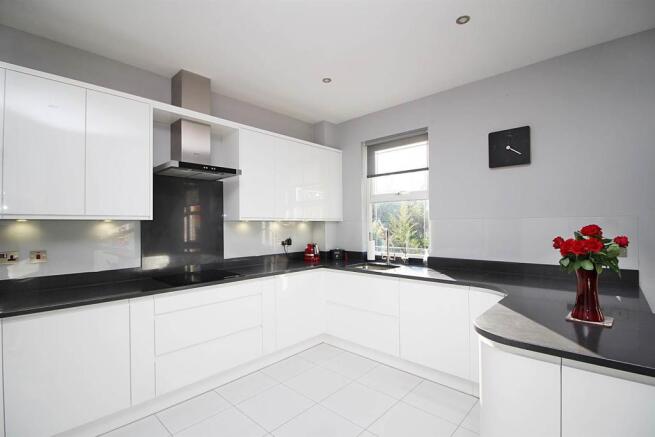 Kitchen 5.JPG