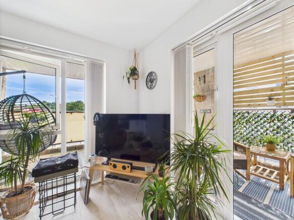 CAM02089G0-PR0518...