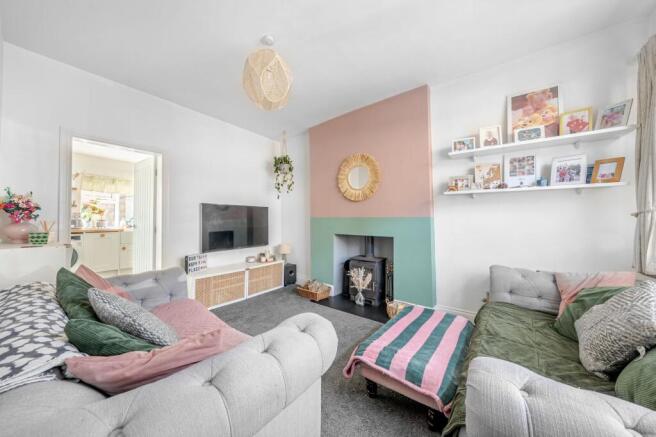 3 bed Semi-Detached for sale Image 3