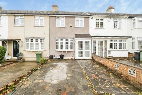 Northumberland Avenue, Hornchurch, RM11