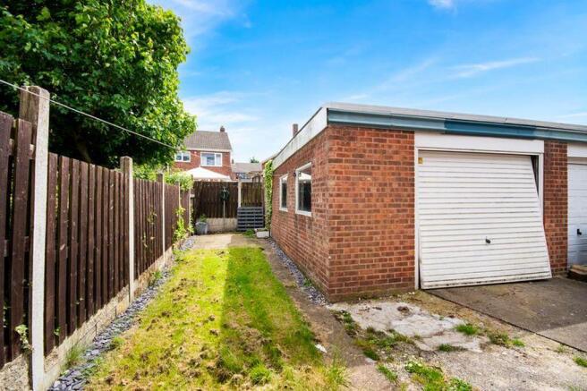 3 bed Semi-Detached for sale Image 12