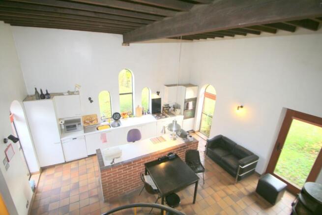 Photo 8