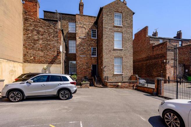 2 bed Apartment for sale Image 8