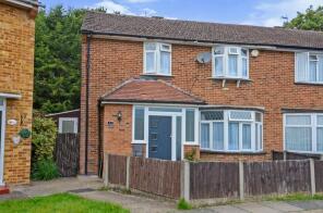 43, Meadfield, Edgware HA8 8XN