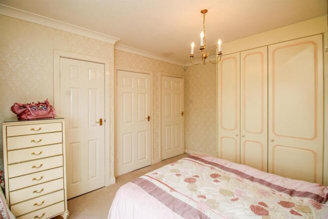 3 bed Detached Bungalow for sale Image 11