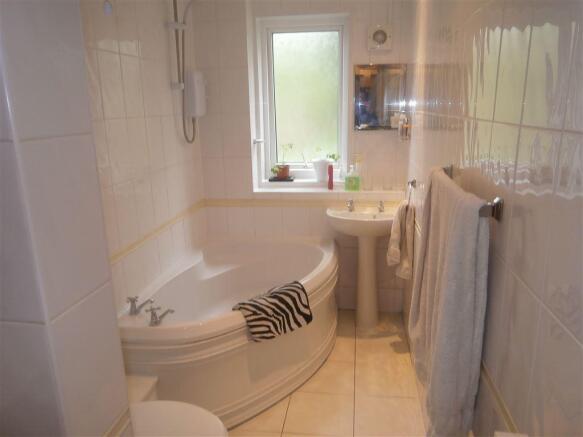 70 Great Gull Bathroom.jpg