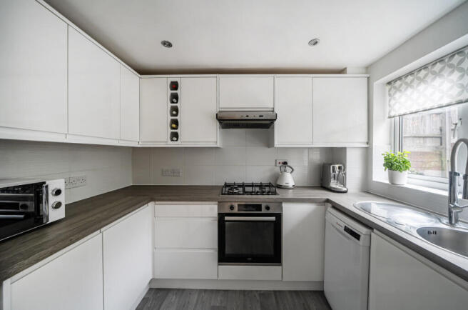 1445712-26-69dfbf...