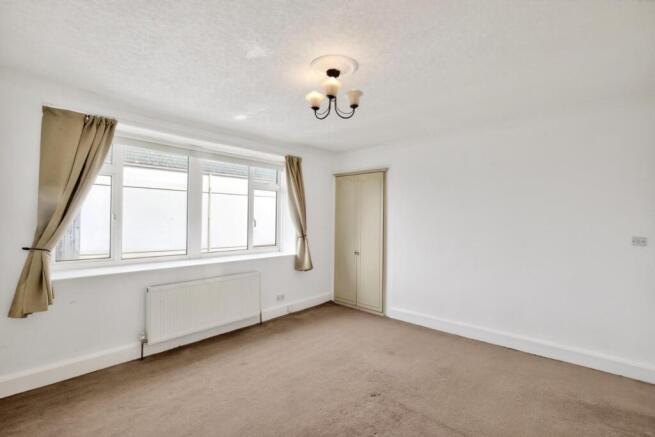 3 bed Apartment for sale Image 11