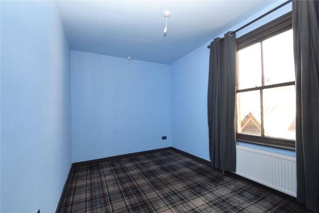 3 bed Apartment to rent Image 7
