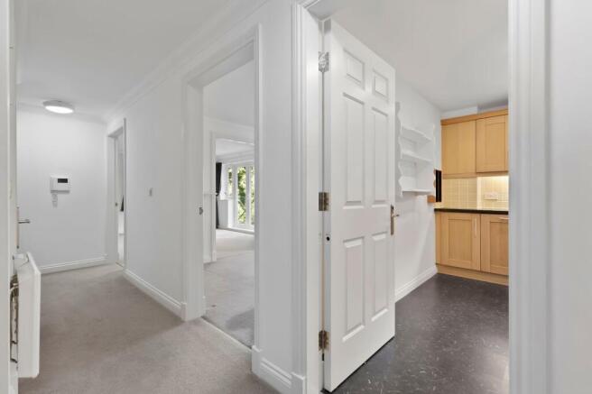 2 bed Flat for sale Image 6