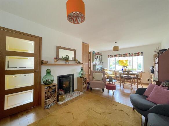 Living Room (2).jpeg